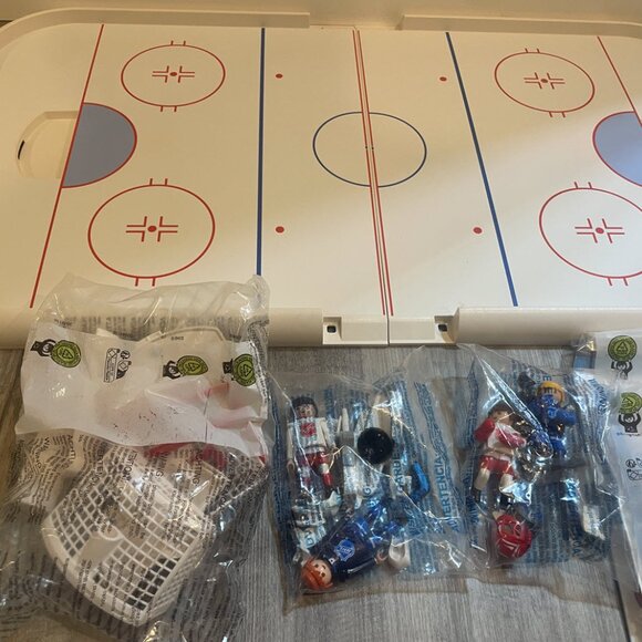 PLAYMOBIL NHL Hockey Arena Board Game - 5068 - Picture 5 of 7